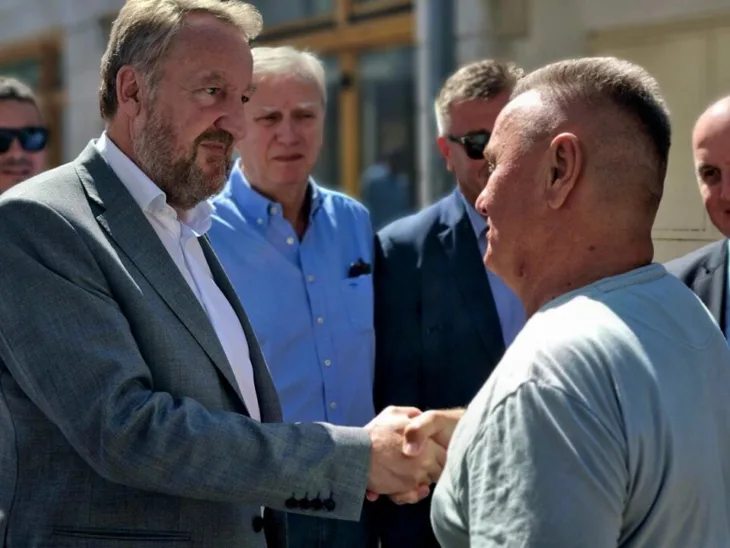 Izetbegovic u mostaru6