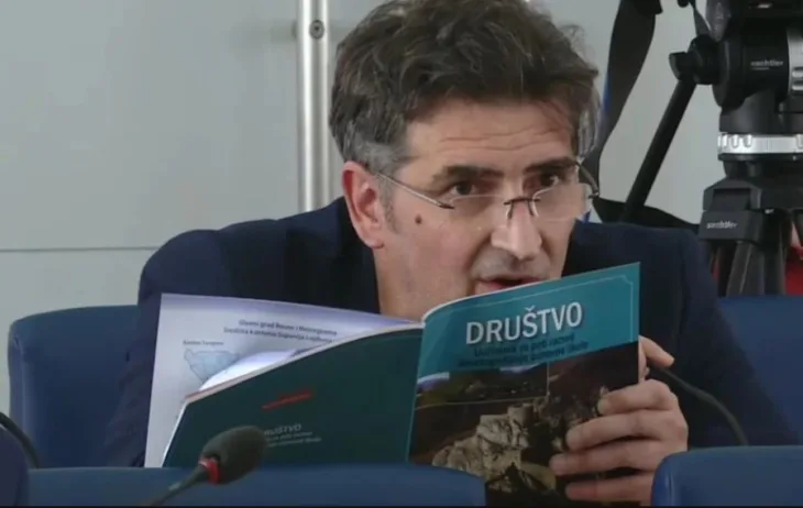 Faruk kapidzic knjiga drustvo tvsa