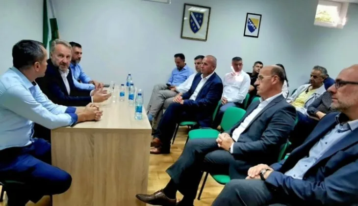 Bakir Izetbegović fb