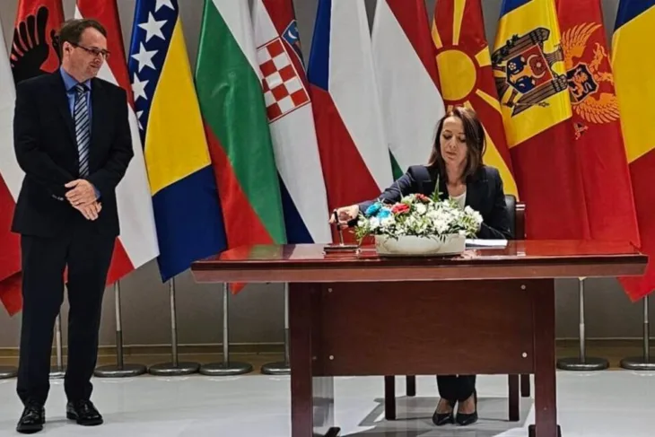 Dubravka Bošnjak. vardavs potpisivanje