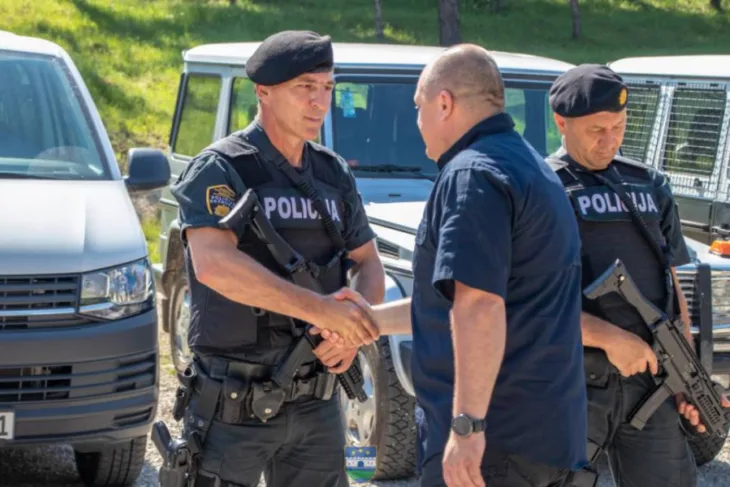 Policija usk