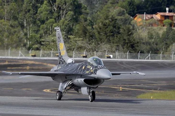 F-16