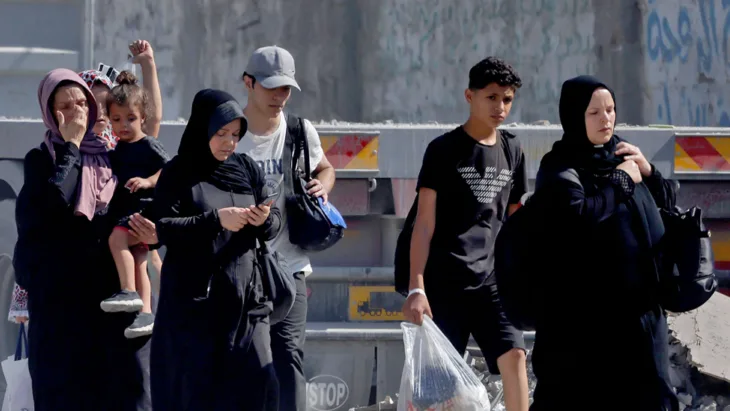 Palestinci napustaju gazu AFP