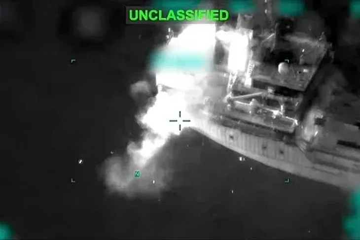 Amerikanci pogodili treci tanker u Omanskom zaljevu dvije rakete onesposobile brod