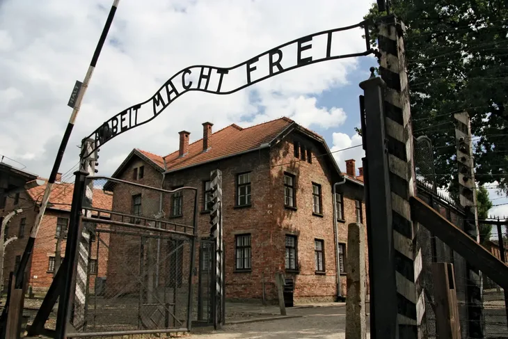 Auschwitz holokaust foto britannica