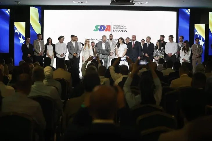Bakir Izetbegovic konferencija Kantonalne organizacije Stranke demokratske akcije Sarajevo "SDA Odgovor", na kojoj se obratio i predsjednik SDA Bakir Izetbegović