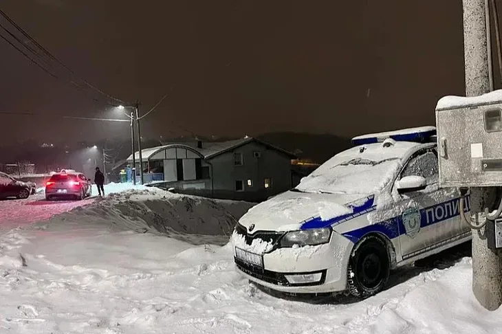 Beograd 01 Tinejdzer izvrsio samoubistvo nakon sto je tesko ranio baku i djeda