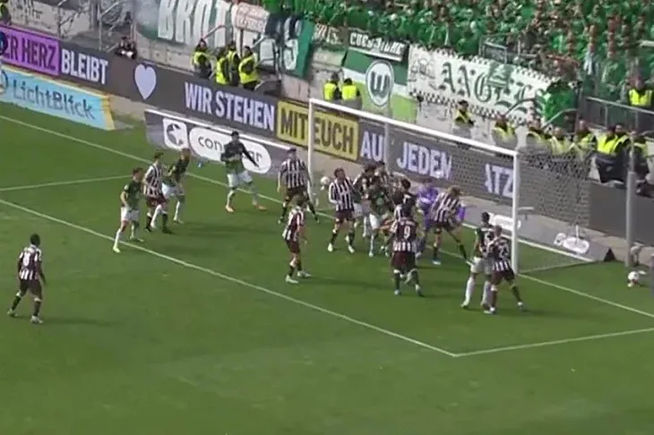 Bundesliga FC St Pauli Nikola Vasilj Vasilj u utakmici sezone postigao nevjerovatan autogol