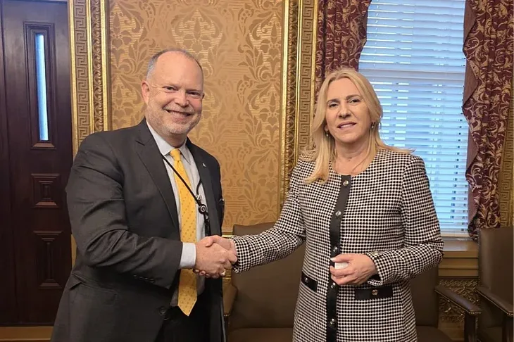 Charles Mc Laughlin i Zeljka Cvijanovic sad