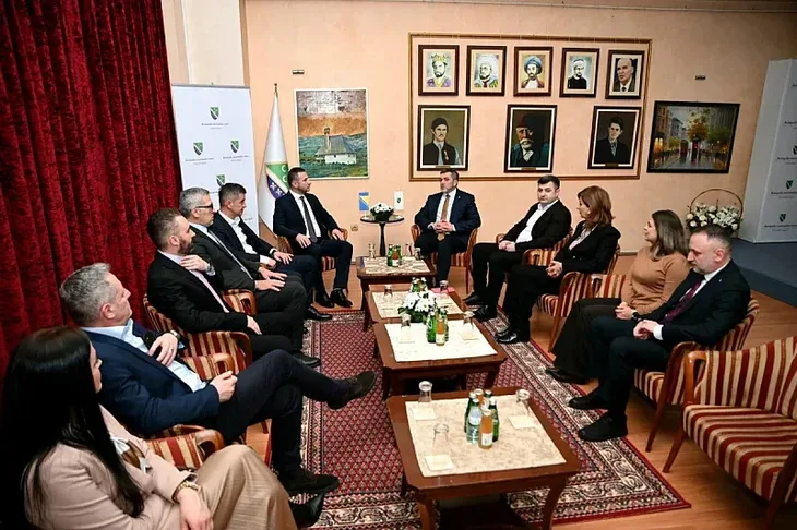 Semir Efendić Delegacija Opcine Novi Grad na celu s Efendicem posjetila Novi Pazar