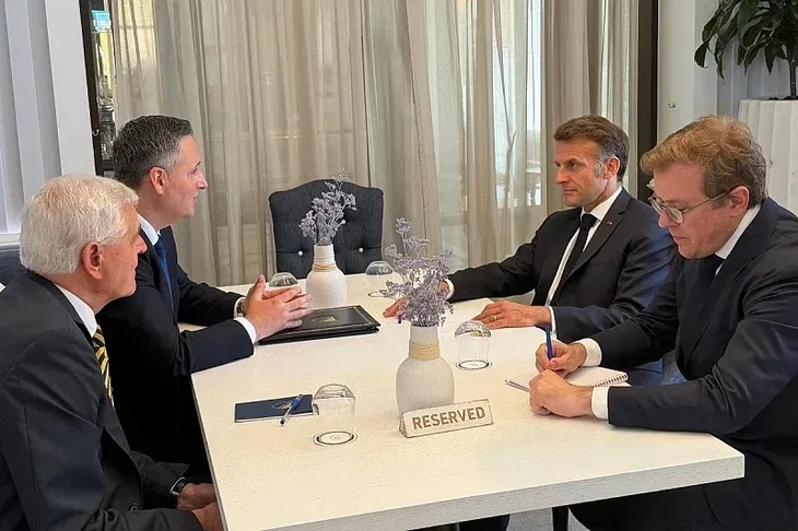 Denis Becirovic Emmanuel Macron