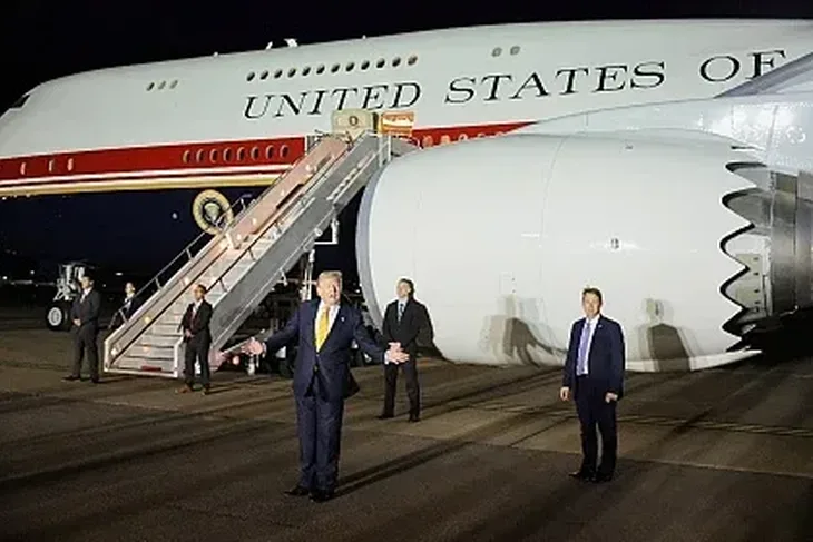 Donald Trump turska avion 07