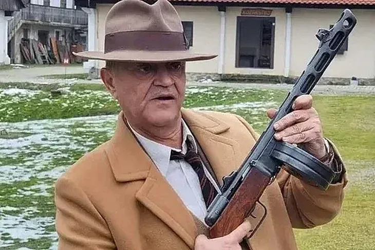 Emir Hadzihafizbegovic u filmu Lijepa vecer lijep dan