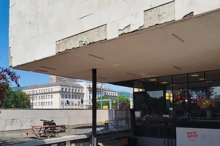 Historijski muzej Bi H Ars Aevi Otpale fasadne ploce s Historijskog muzeja Bi H