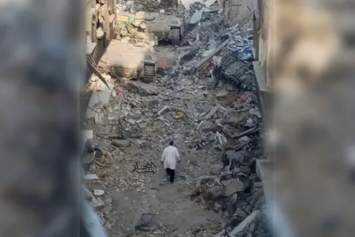 gaza 12 Hussam Abu Safiya Trenutak predaje doktora Abu Safiye