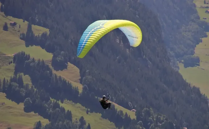 Paraglajder se slušio na Biokovu
