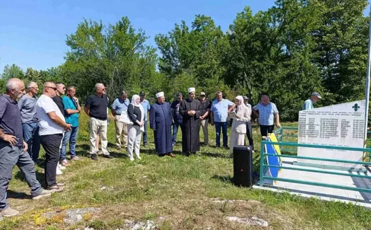 sanski most godisnjica/ fena