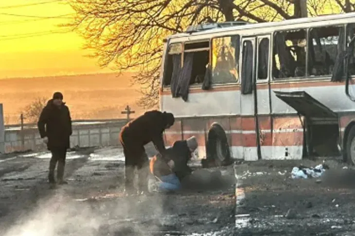 Autobus ukrajina napad dronom