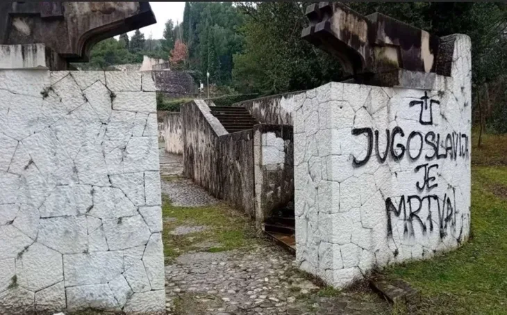 Mostar partizansko groblje vandalizam/ df