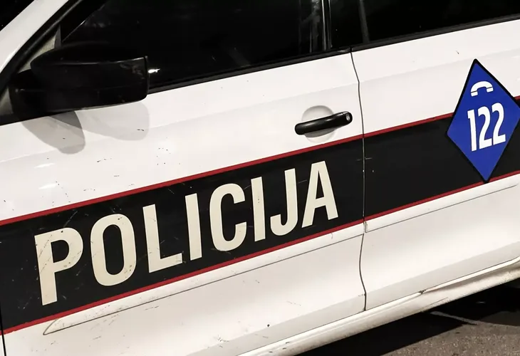 policija