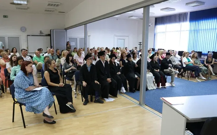 Studenti gerontoloških i administrativnih usluga prva generacija