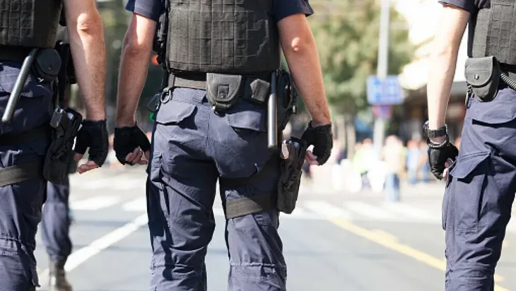 policija