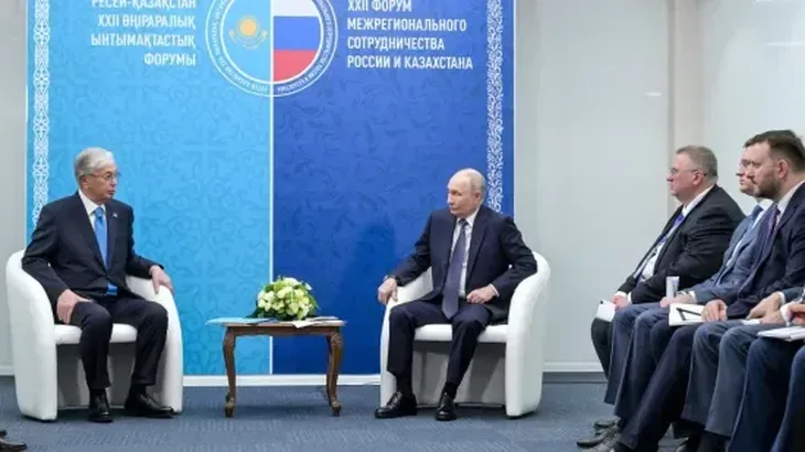 Kasim-Žomart Tokajev i Vladimir Putin