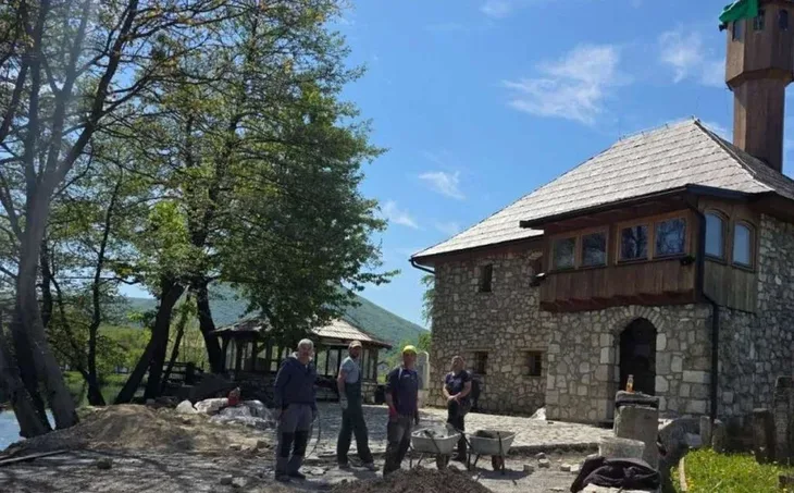 Bihać ripča dzamija / fena