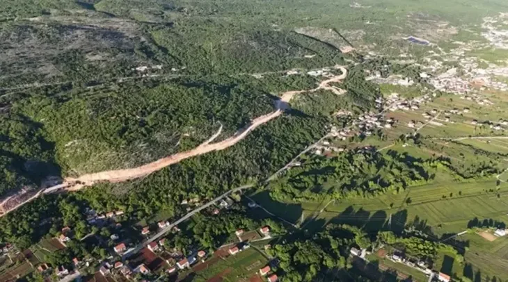izgradnje brze ceste od Mostara preko Širokog Brijega i Gruda do granice s Republikom Hrvatskom