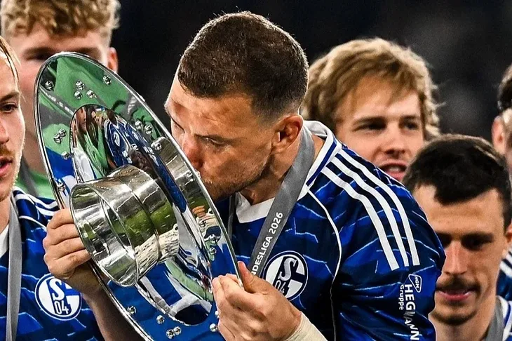 Schalke edin dzeko pehar