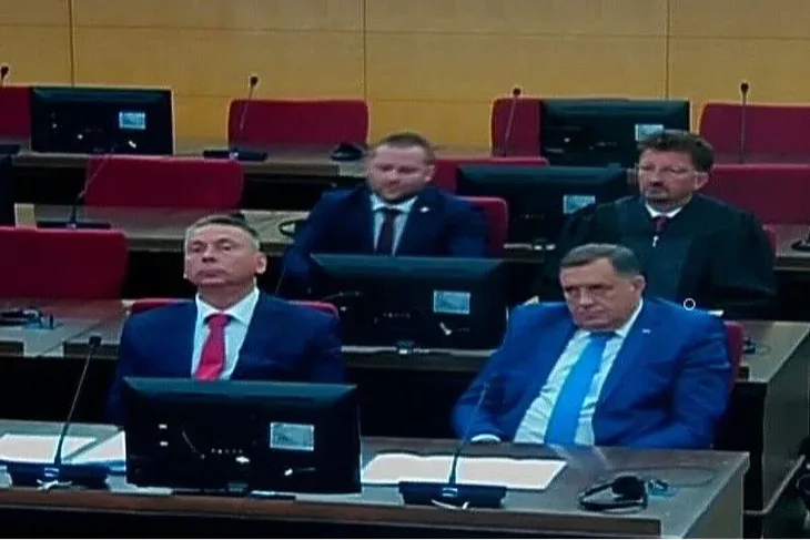 Dodik u sudnici