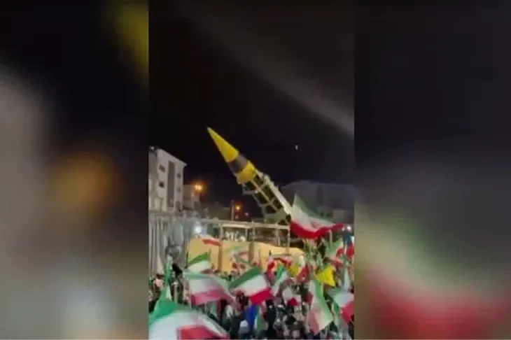 Iran Raketa balisticki projektil Khorramshahr 4