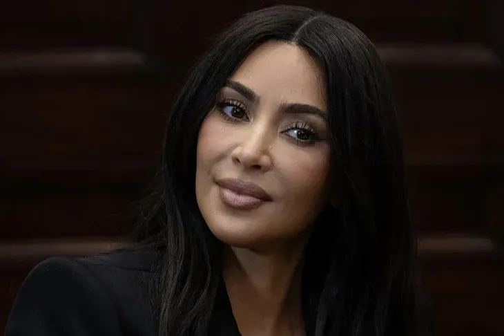 Kim Kardashian 09