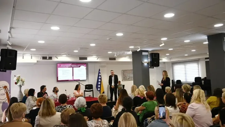 Mostra konferencija zene