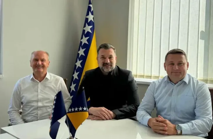 Narod i Pravda Socijaldemokrate Bi H i Stranka penzionera umirovljenika Bi H