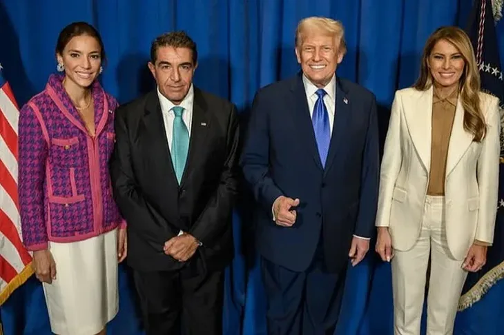 Paolo Zampolli i Donald Trump sa suprugama