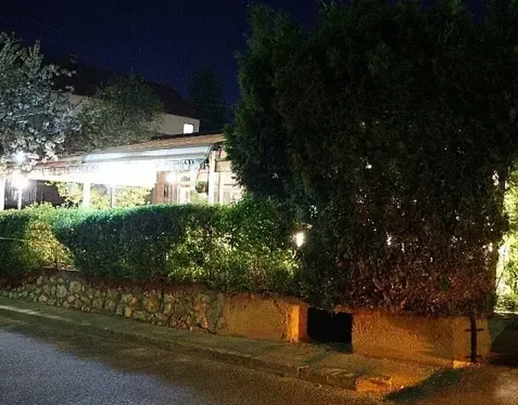 Pucnjava u restoranu na Sedrenik