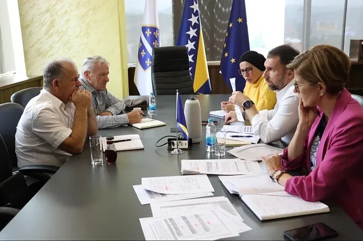 Sastanak Adnan Delic s rukovodstvo Saveza udruzenja penzionera F Bi H