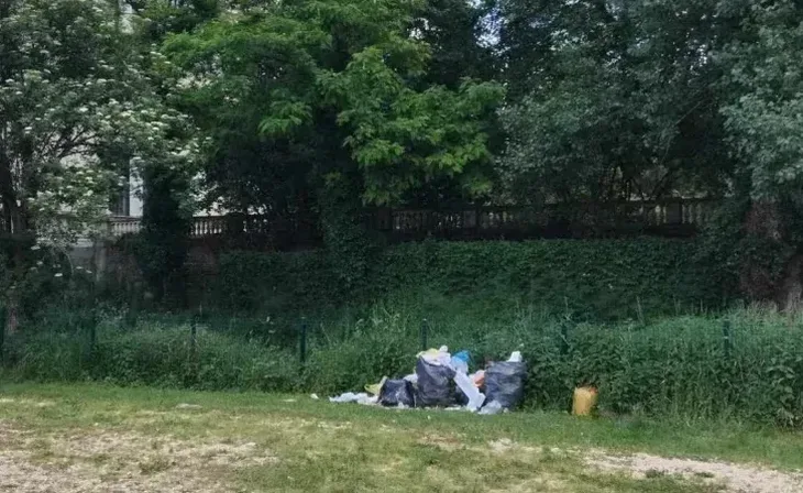 Smece kod Zemaljskog muzeja