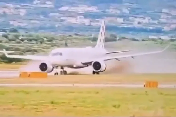Split 05 Objavljen videosnimak izlijetanja aviona sa piste aerodroma u Splitu