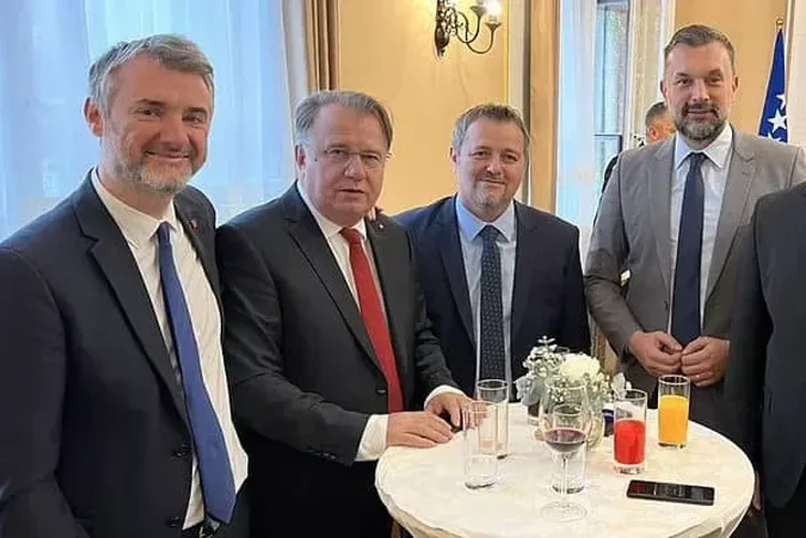 Trojka NES