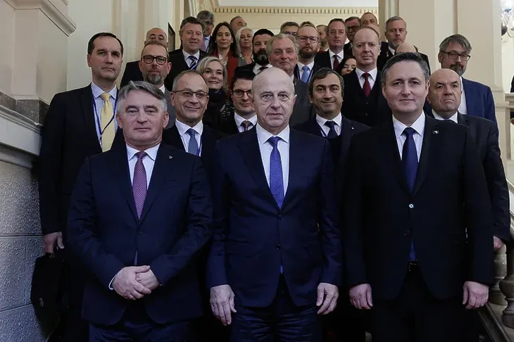 zeljko komsic denis becirovic nato delagacija foto pred