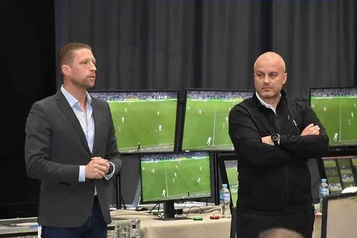 VAR