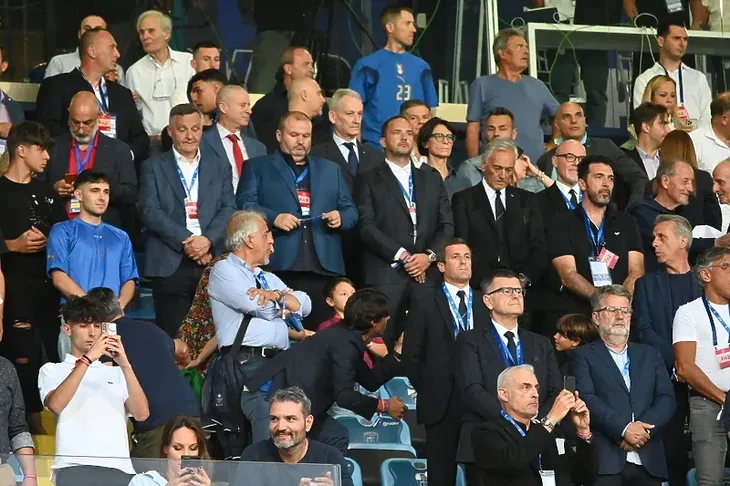 Vico Zeljković  U redu stoje Beus, Miličić, Zeljković, Gravina i Buffon (Foto: Nogometni savez BiH)