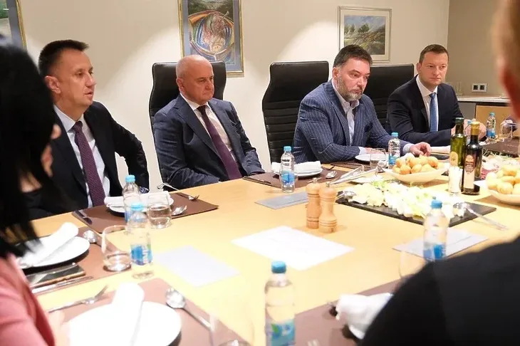 Ministar Lakić