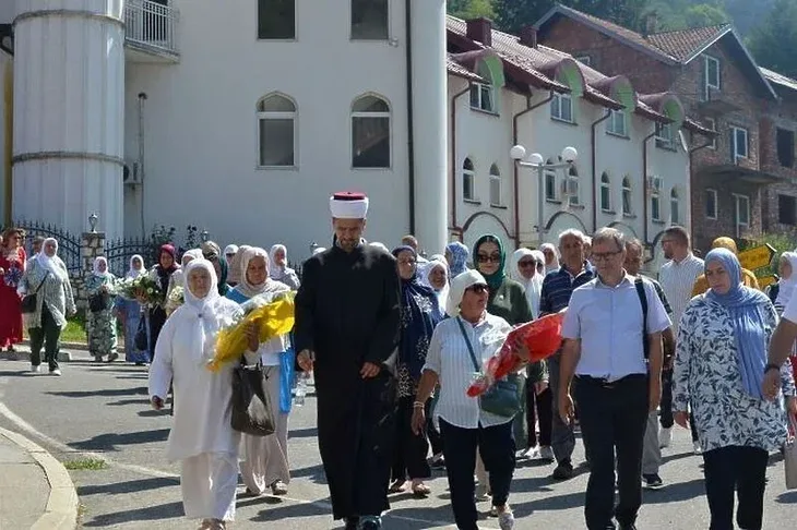 stratišta gdje su ubijeni  Srebrenica 13. juli Fena Kravica, Branjevo, Petkovci