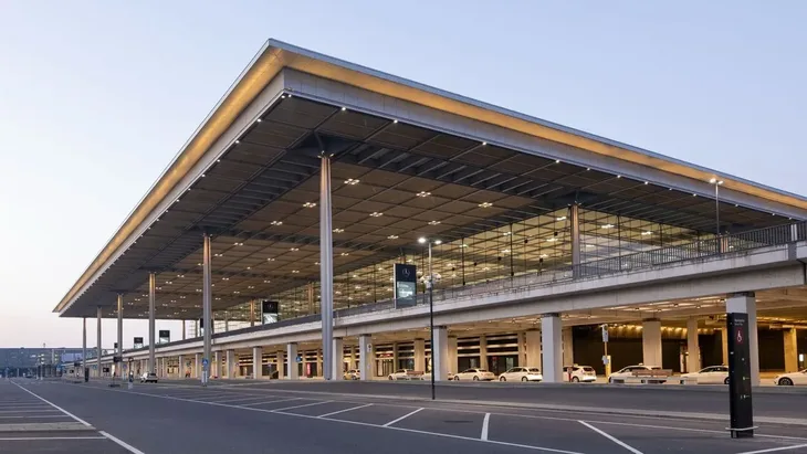 Berlin aerodrom jpeg 1200