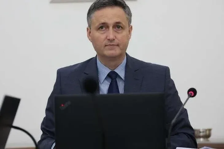 Denis becirovic pred bih sjednica 68a47d22f1955 690x