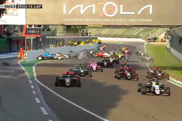 Formula Krs i lom na startu utrke