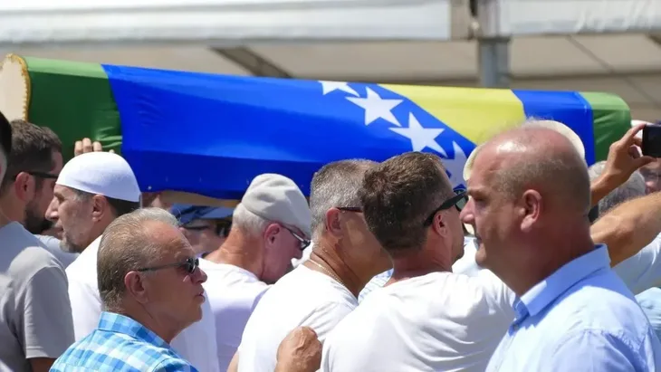 Ispracaj tabuta iz sejkovace
